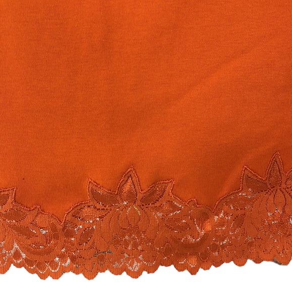 Lace trimmed hem on Burnt orange tank - Picture 2 of 6